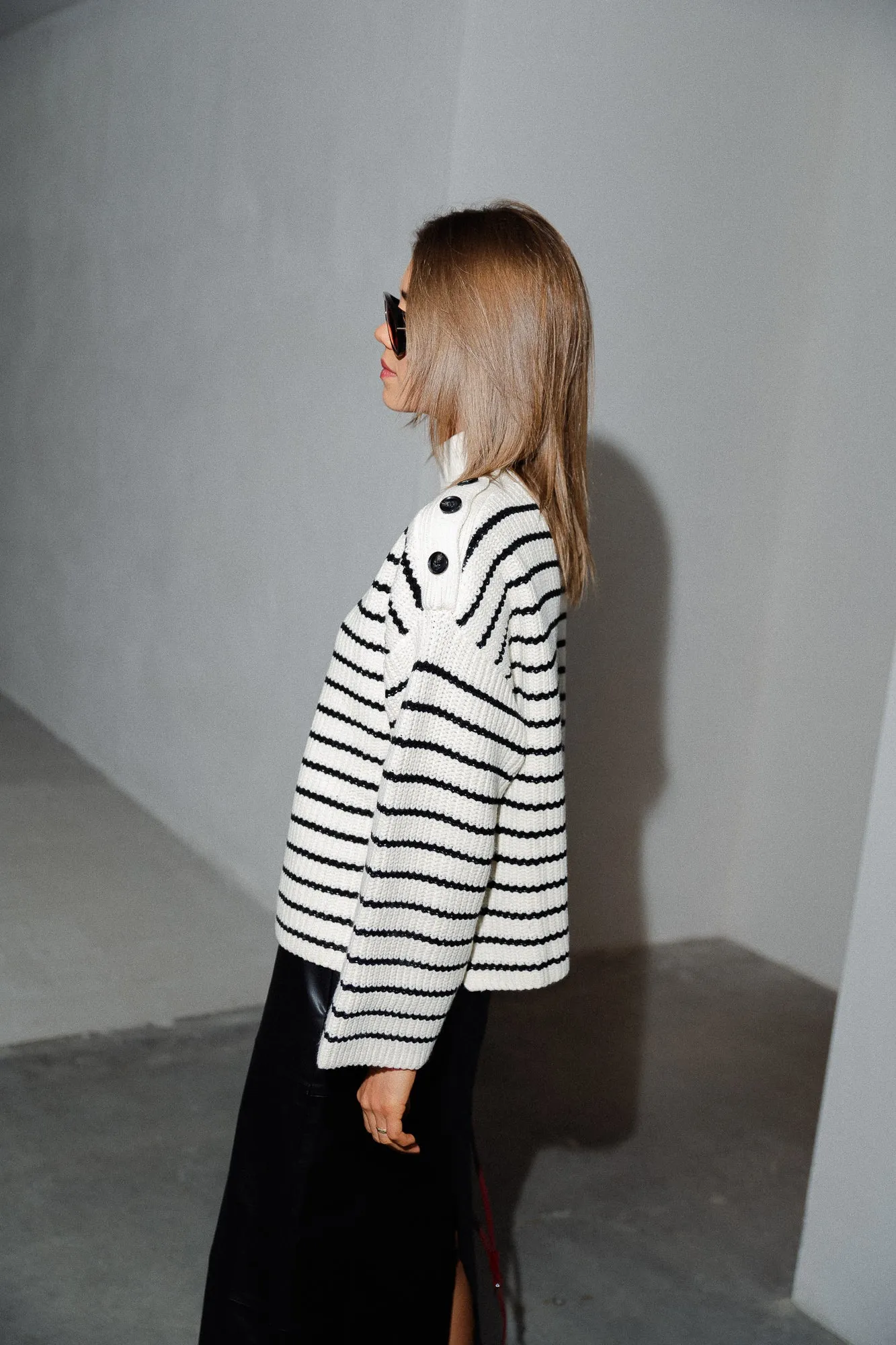 Imilia jumper black & antique white striped